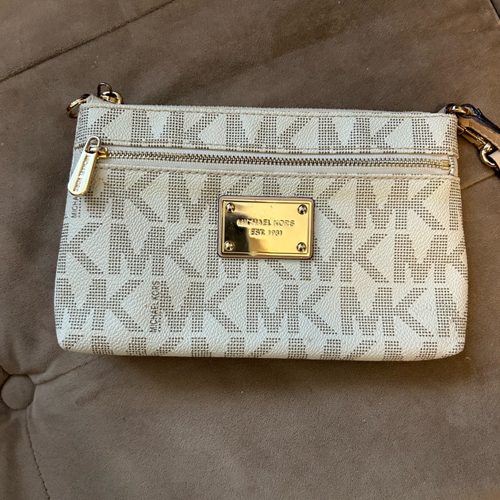 Michael Kors Signature wristlet